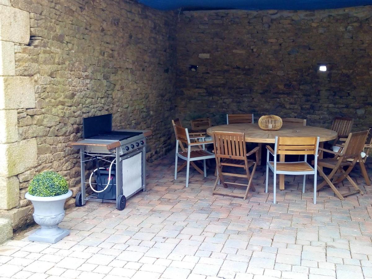 Maison Spacieuse A Plougonven Avec Jacuzzi Et Jardin Ngoại thất bức ảnh