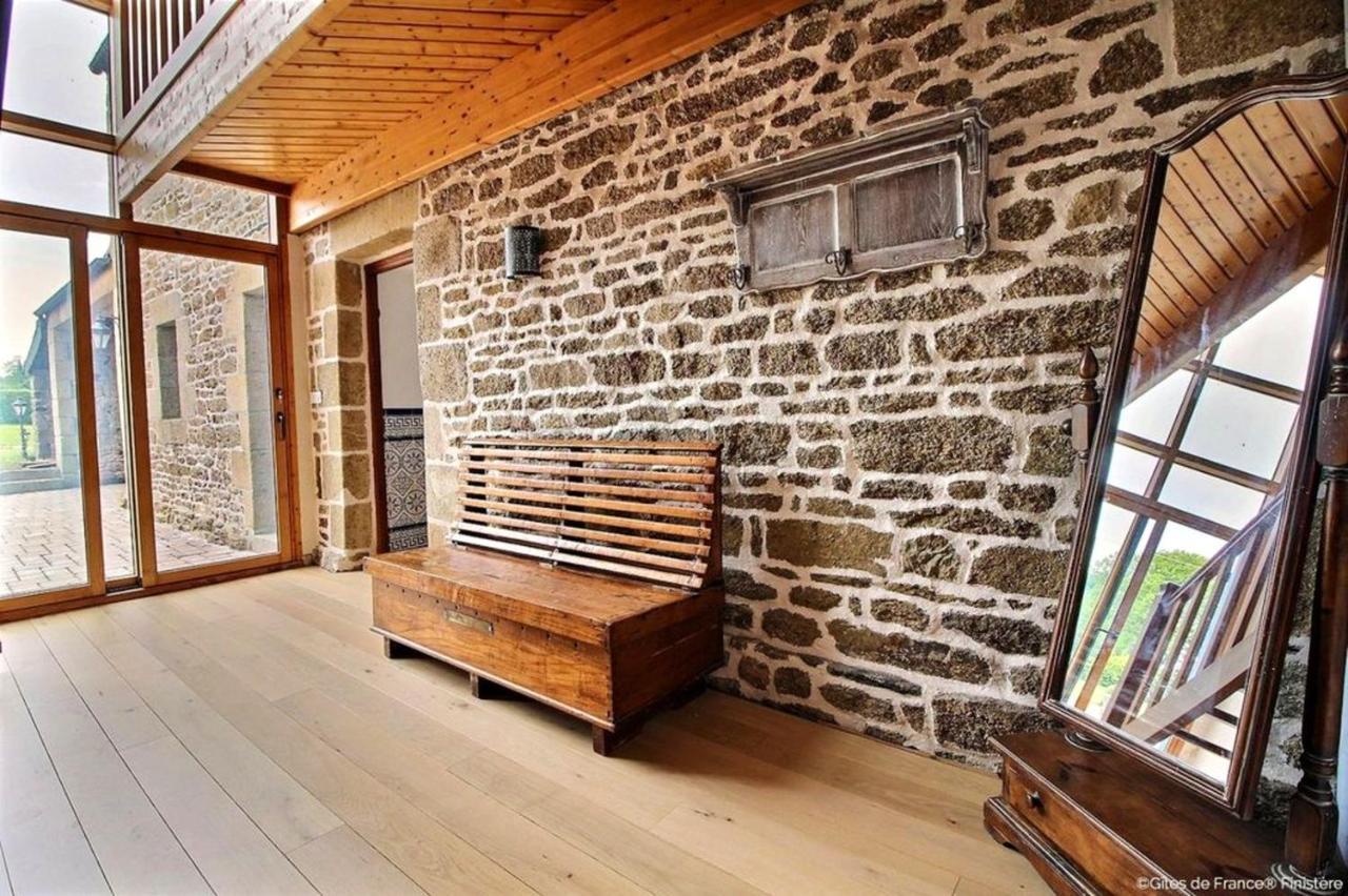 Maison Spacieuse A Plougonven Avec Jacuzzi Et Jardin Ngoại thất bức ảnh
